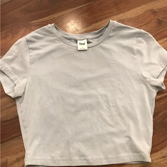 TNA Soft Gray Cropped Tee - Picture 1 of 1
